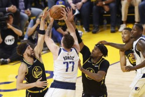 关于出色防守首场状态出色，日本队观众沸腾！，字母哥重返赛场热度持续攀升的信息-九游体育官网